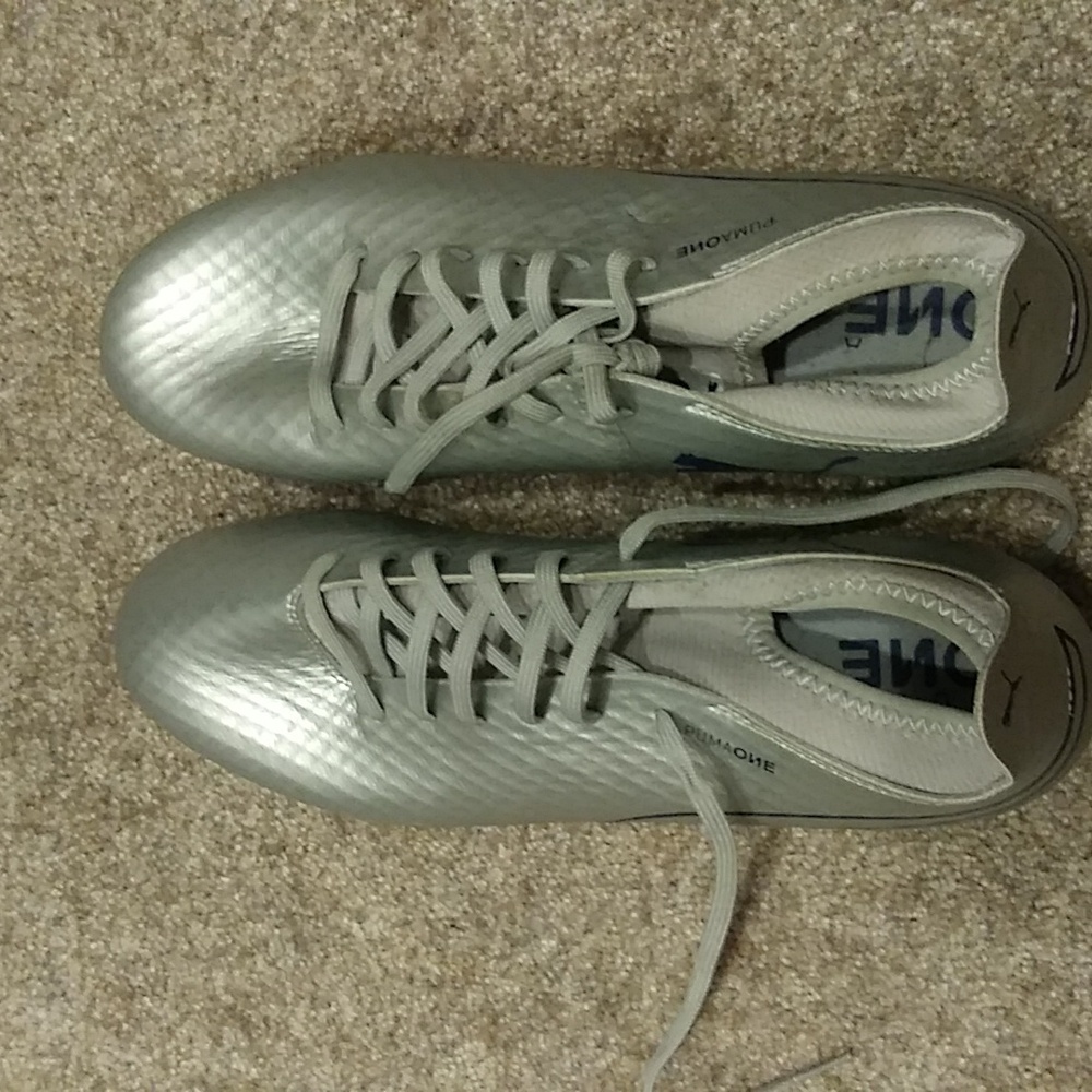 Puma mens soccer cleats
